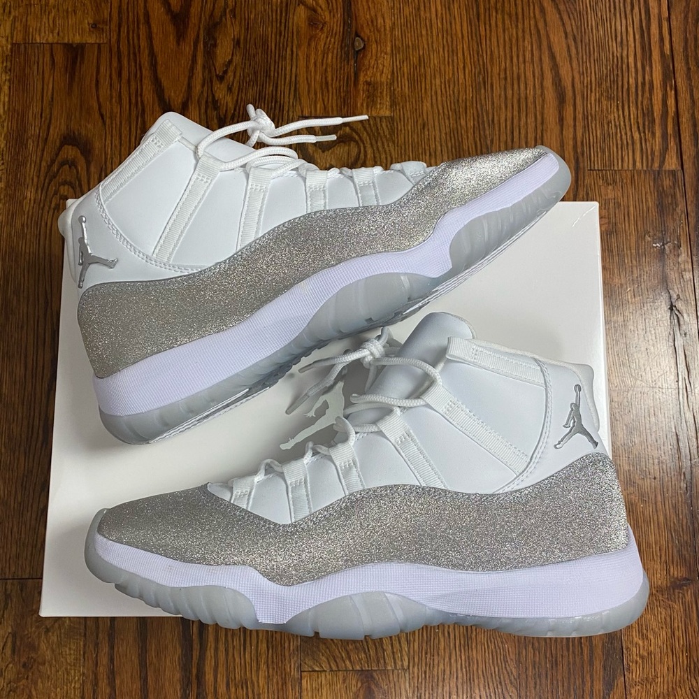 Air Jordan 11 Retro Vast Grey WMNS